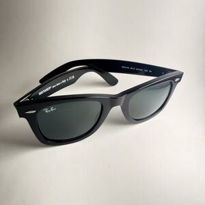 Ray-Ban Classic Black Wayfarer Sunglasses
